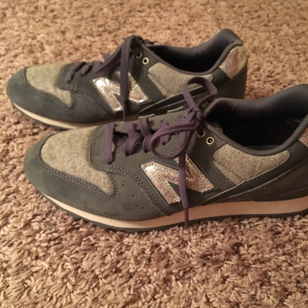 New Balance Tennis Shoes